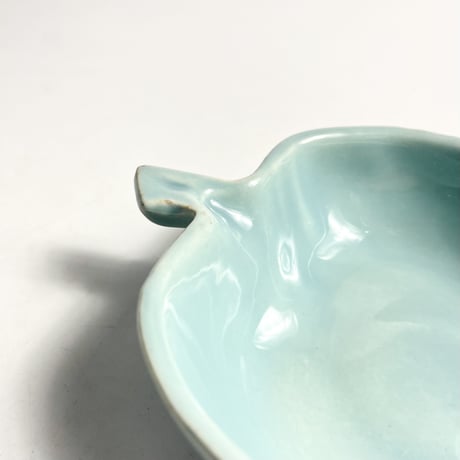 VINTAGE APPLE CERAMIC ASHTRAY