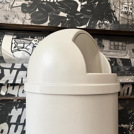 USED "RUBBERMAID" 15 GAL INDOOR DECORATIVE TRASH CAN