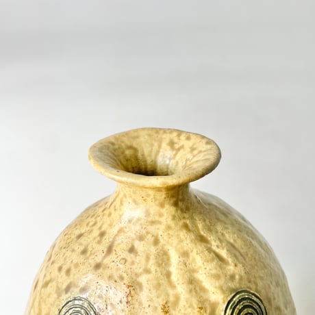 USED CERAMIC VASE