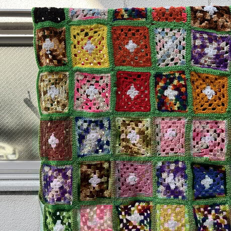USED HANDMADE FLOWER MOTIF BLANKET
