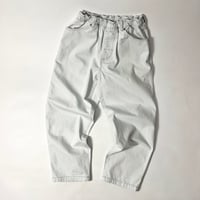 COMFORTABLE REASON "Surface Dyed Denim”