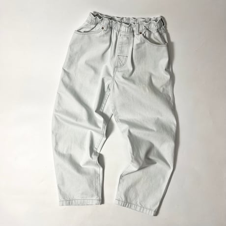 COMFORTABLE REASON "Surface Dyed Denim”