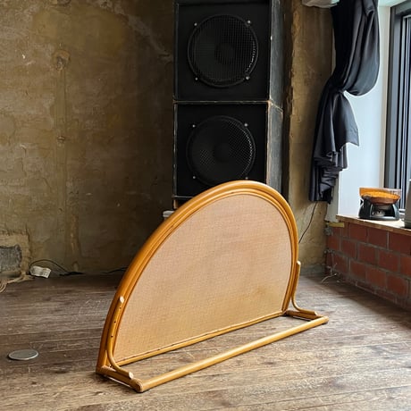 USED RATTAN FRAME STAND MIRROR