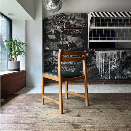 VINTAGE 70'S WOODEN CHAIR