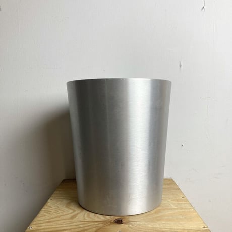 ALUMINIUM TRASH CAN