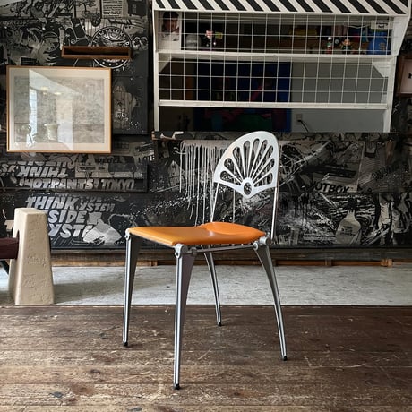 USED IRON LEG VINYL LEATHER CHAIR