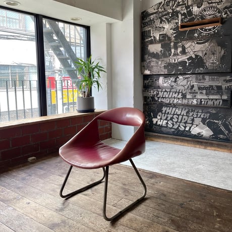 USED VINYL LEATHER IRON CHAIR