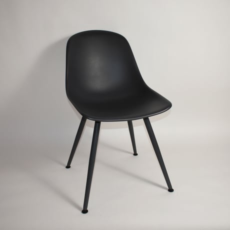 USED PLASTIC SHELL CHAIR