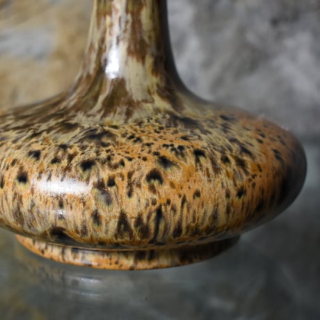 71'S POTTERY FLOWER VASE