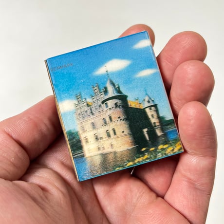 VINTAGE LENTICULAR MATCHBOX