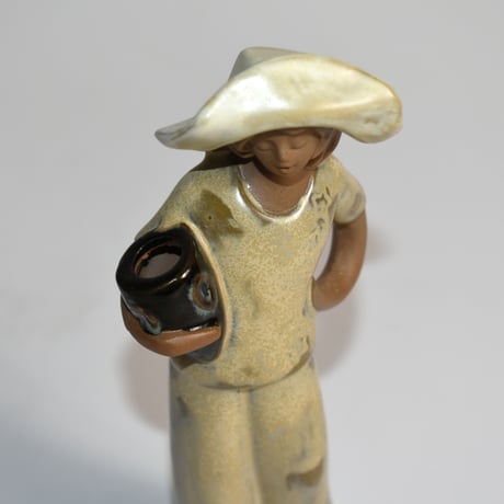 CERAMIC WOMAN PEN HOLDER