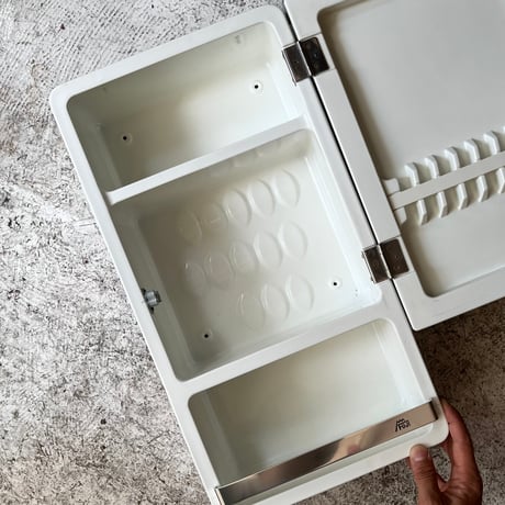 JAPAN USED PLASTIC VANITY CABINET