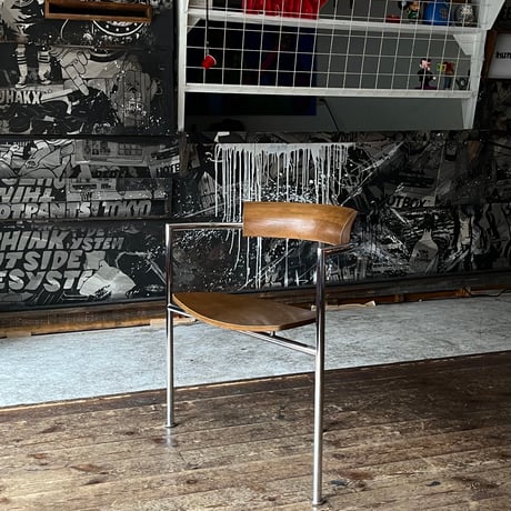USED WOODEN & STAINLESS 3LEG ARM CHAIR