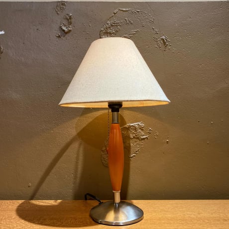 USED WOODEN AND METAL POLE TABLE LAMP