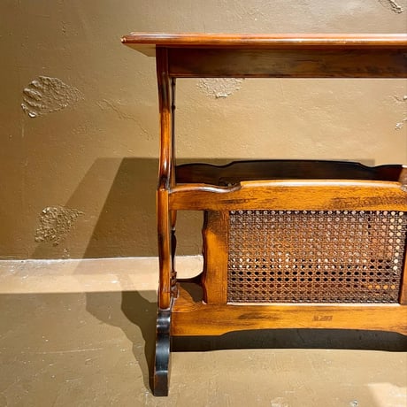 JAPAN USED "KARIMOKU" WOODEN MAGAZINE RACK & SIDE TABLE