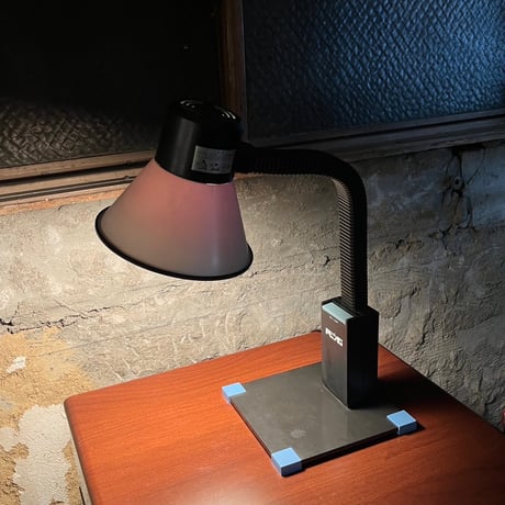 JAPAN USED PLASTIC DESK LAMP