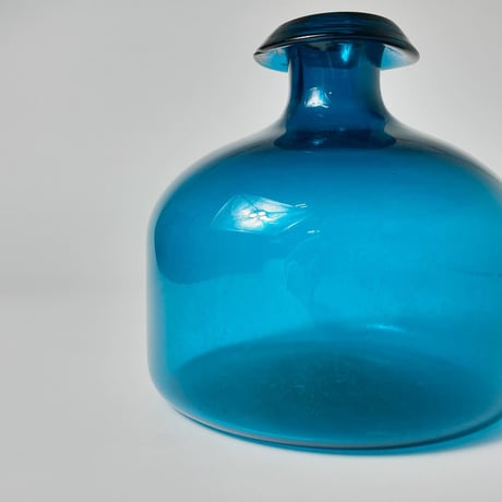 USED GLASS FLOWER VASE