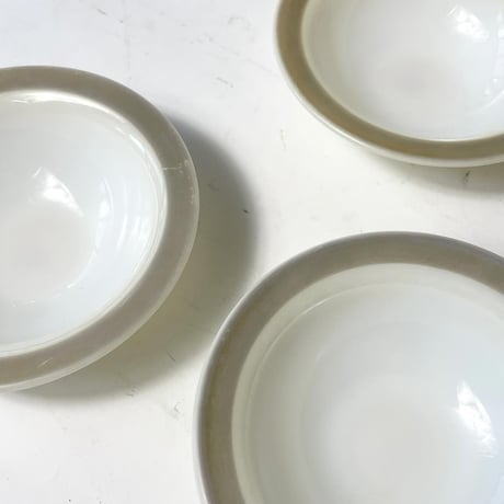 VINTAGE 50'S "PYREX" DOVE GREY BOWL