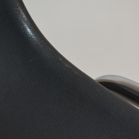 USED IRON LEG CHAIR