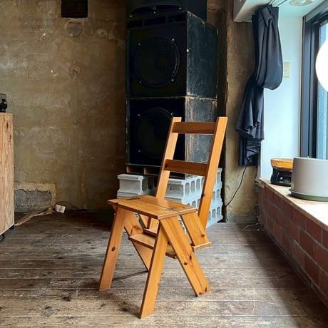 USED WOODEN LADDER CHAIR