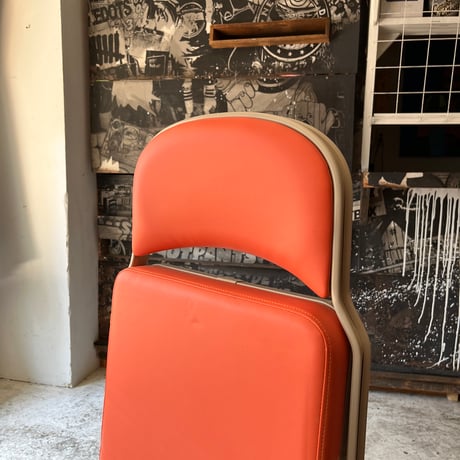 USED “CLARIN” STEEL FRAME VINYL LEATHER FOLDING CHAIR