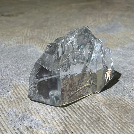 USED GLASS MOUNTAIN MOTIF PEN STAND