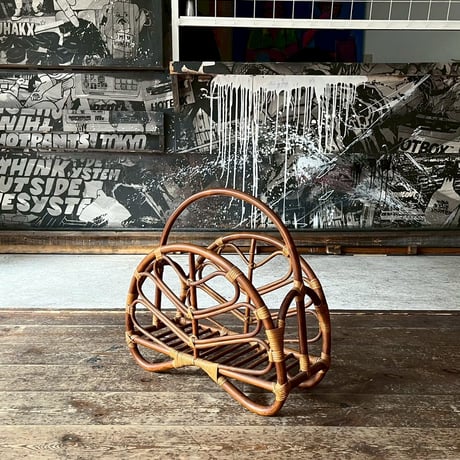 USED RATTAN MAGAZINE RACK