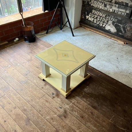 USED WOODEN & PLASTIC CENTER TABLE
