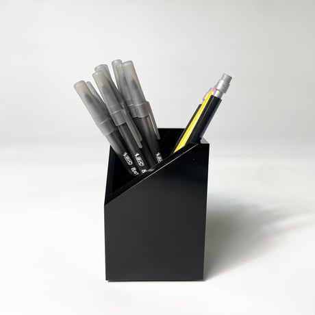 USED ACRYLIC PEN STAND