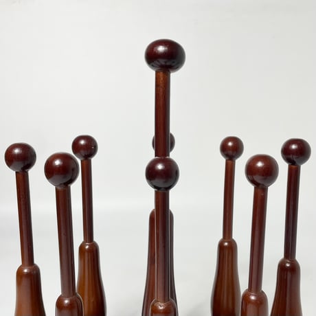 USED WOODEN SLIPPERS HANGER RACK