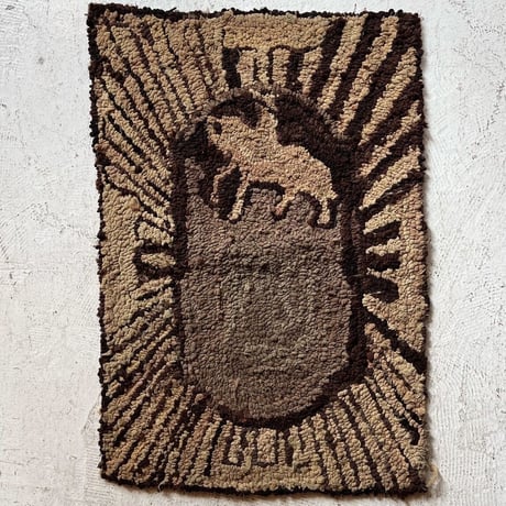VINTAGE HOOKED RUG
