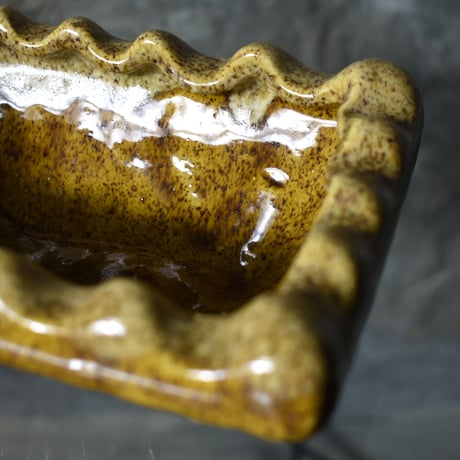 POTTERY ASHTRAY