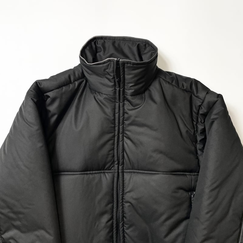 ジャケット・アウター COMFORTABLE REASON MINIMAL PUFF JACKET comfortable reason「Minimal Puff Jacket」grey. |
