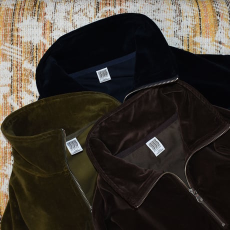 COMFORTABLE REASON " Velvet Op Neck