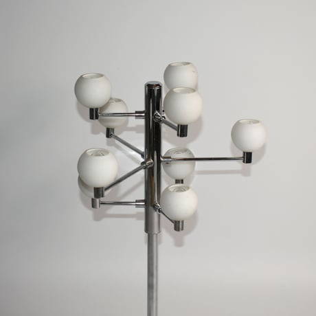 USED GLASS BALL SHADE & CHROME BASE TABLE LAMP
