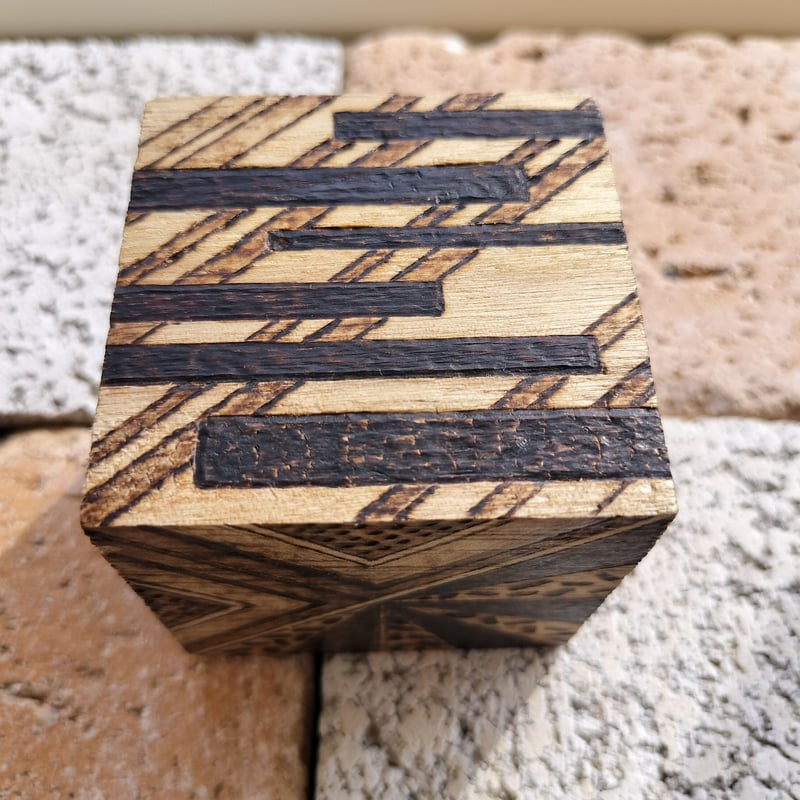 円盤型　焼き物　アート　オブジェ 円盤型 焼き物 アート オブジェ J.L Coquet Japan