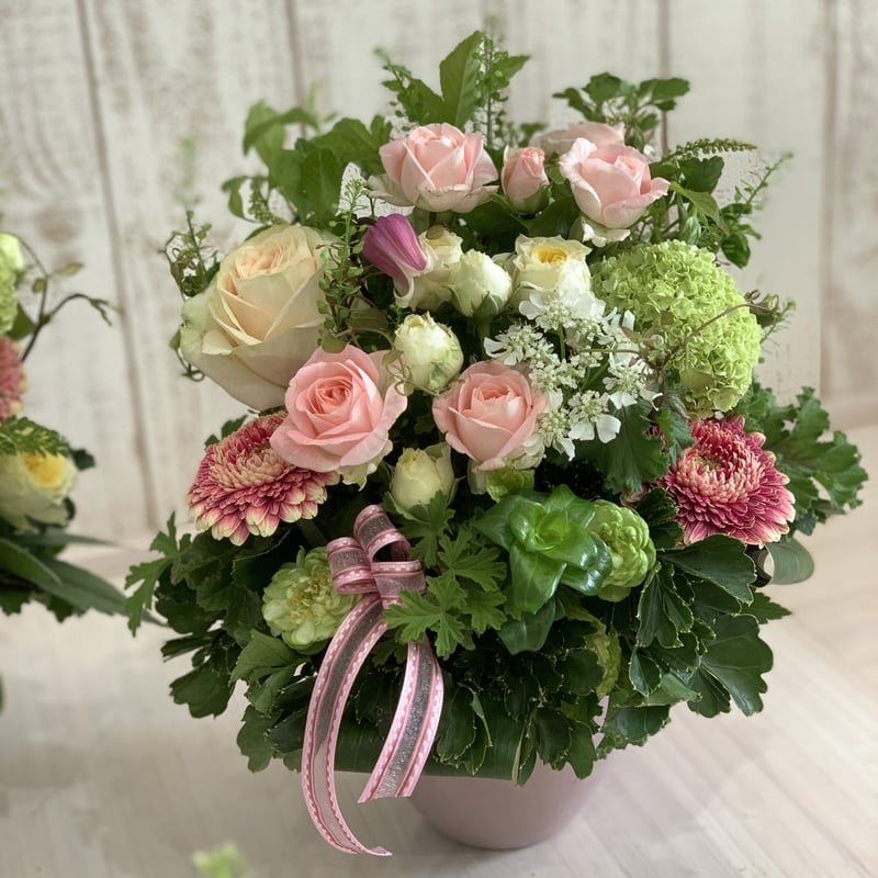 冷蔵便送料込】 おまかせフラワーアレンジメント 生花 | 3つ星のお花 