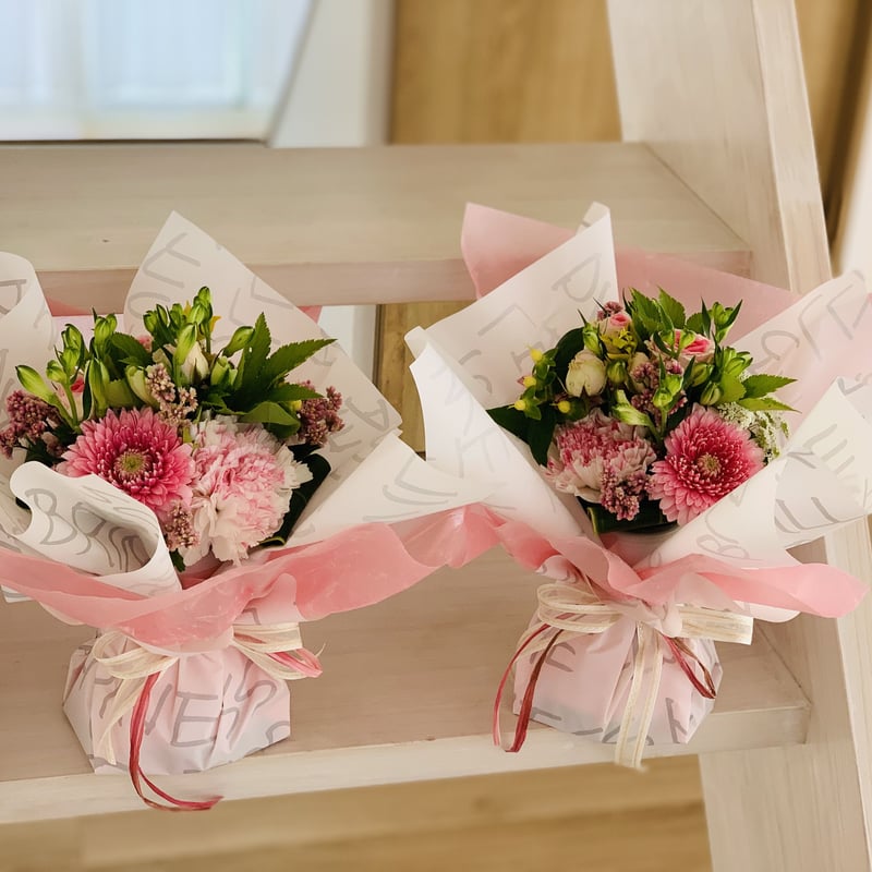 冷蔵便送料込】 おまかせ 器付き花束 生花 ラッピングしたまま飾れる 
