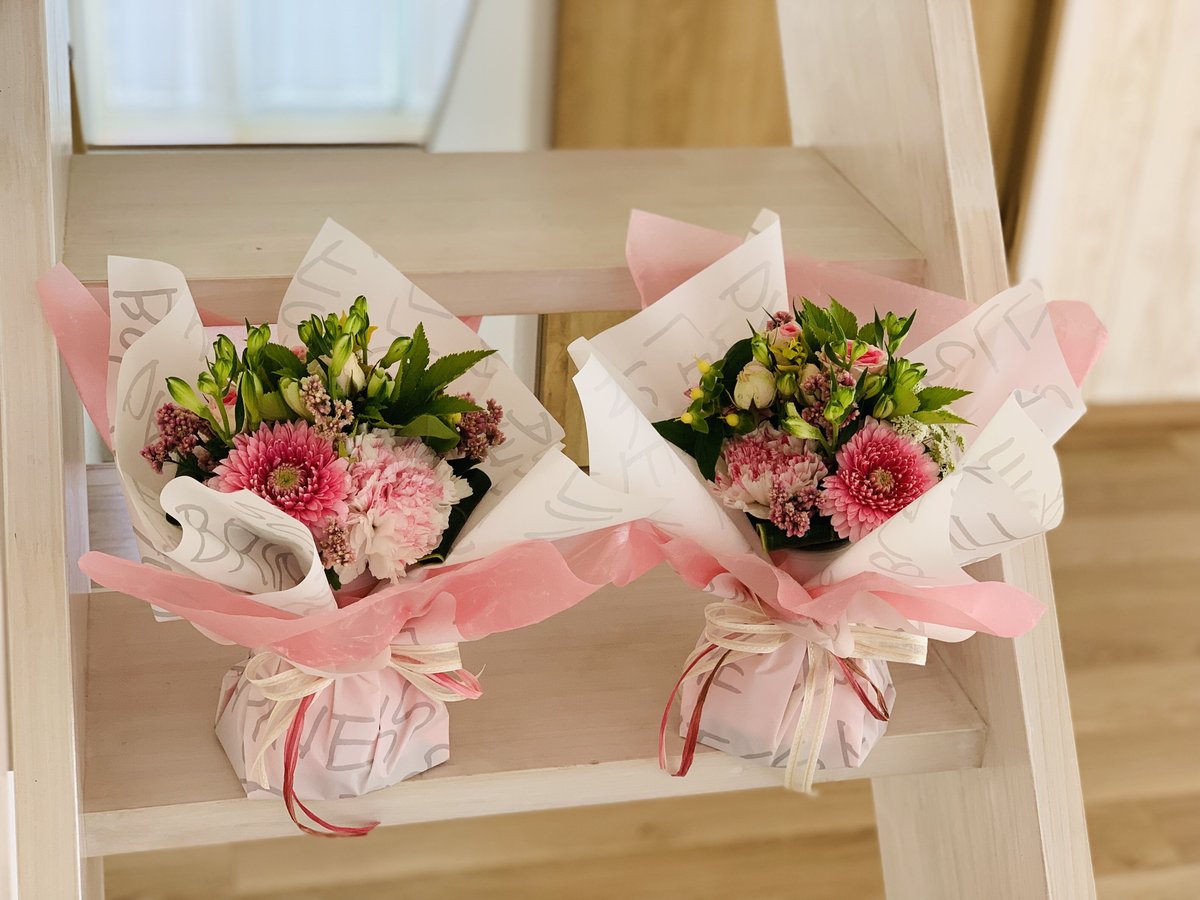 冷蔵便送料込】 おまかせ 器付き花束 生花 ラッピングしたまま飾れる