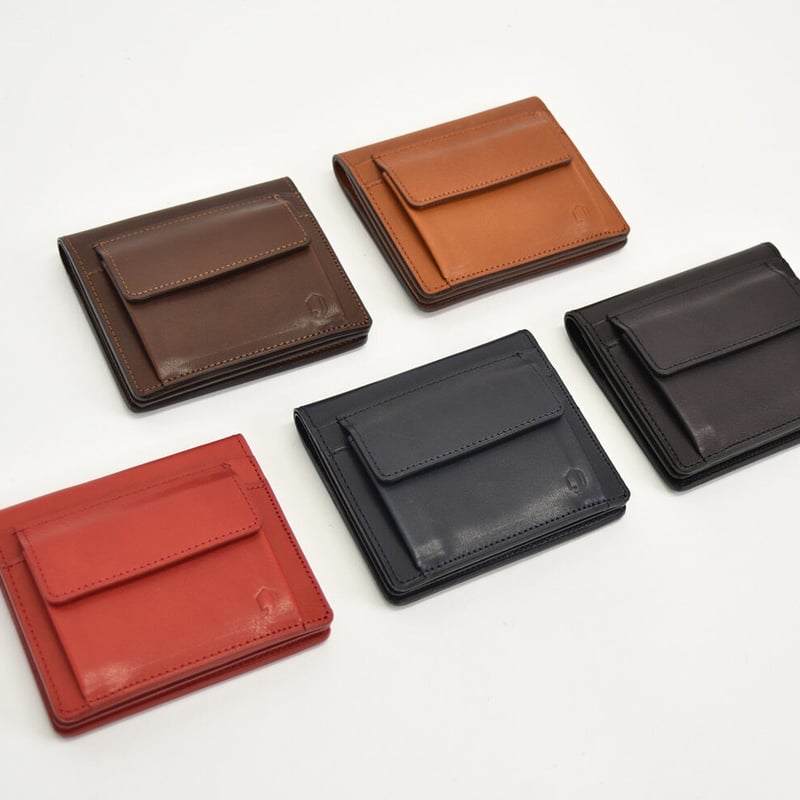 画期的なスリット入りのデザインでガバッと開く「外ポケット付ミニ札入