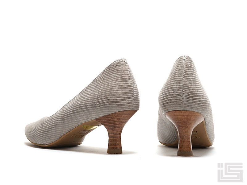 【新品未使用】YOSHITO ヨシト ポインテッドトゥ パンプス 茶 23.0 YOSHITO ヨシト 1106 グレージュ/s パンプス アールのかかったV