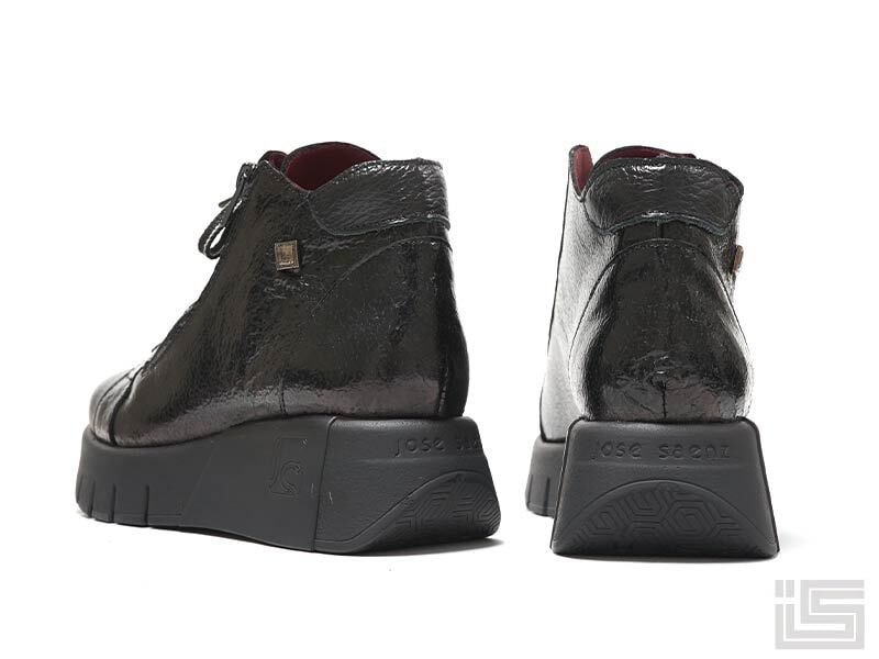 jose saenz ホセ サエンツ 3513 Black エナメル レースアップ