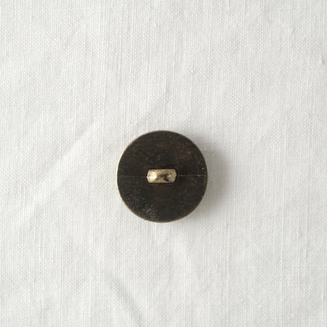 編み格子模様のボタン