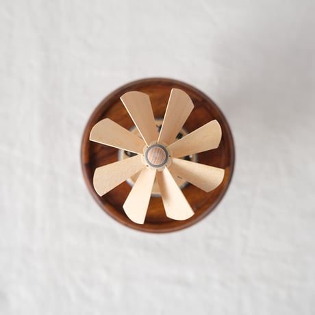 ドイツ工芸品　ネコくるくる S