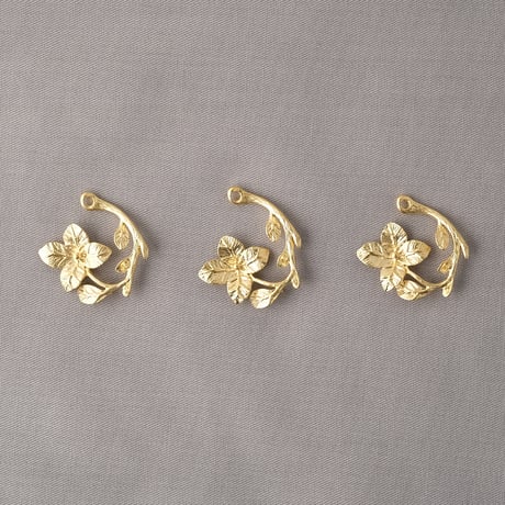 くるんとしたお花のチャーム