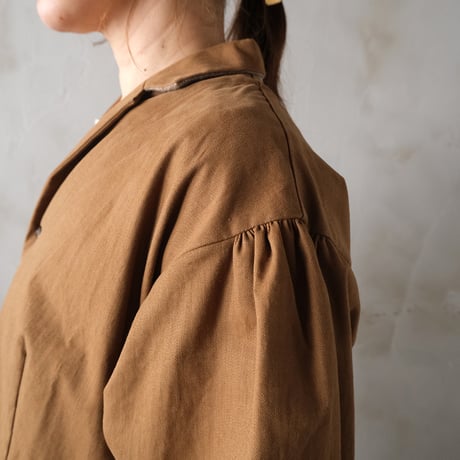 夕霜はらう open collared dress