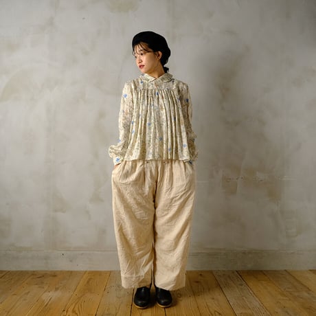 優しき庭 round-collared pullover blouse