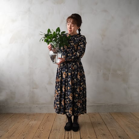 さきだつ秋草 gather one-piece dress