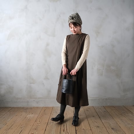 言葉なき sleeveless tablier robe