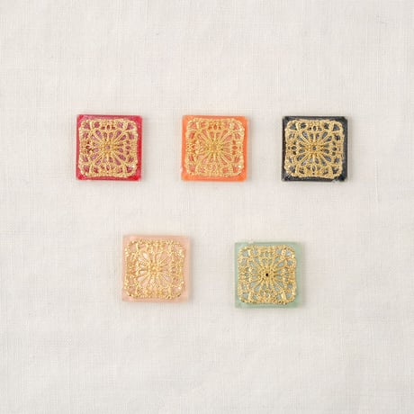 透かしパーツ入りスクエアカボション